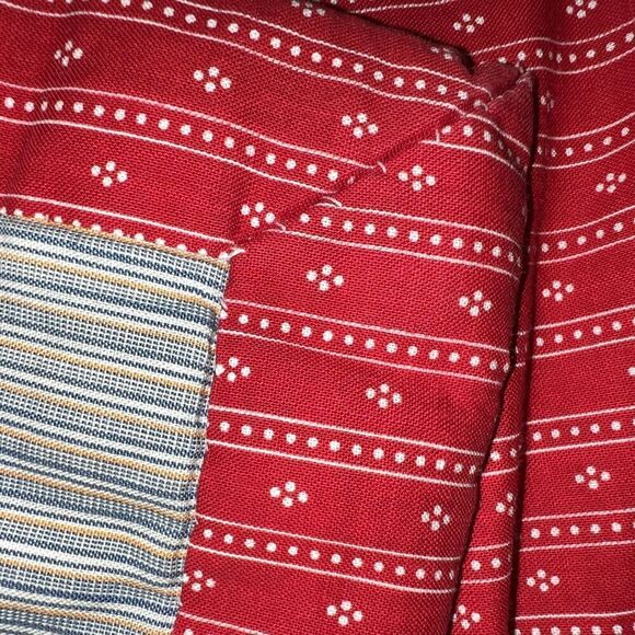 Patchwork Quilt 45” Square Christmas Holiday Handcrafted Red Green - Picture 7 of 7